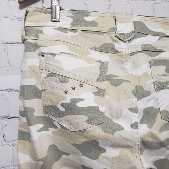 Seven7 Sz10 Skinny Easy Fit Camo Cuffed Jean - Picture 16 of 16